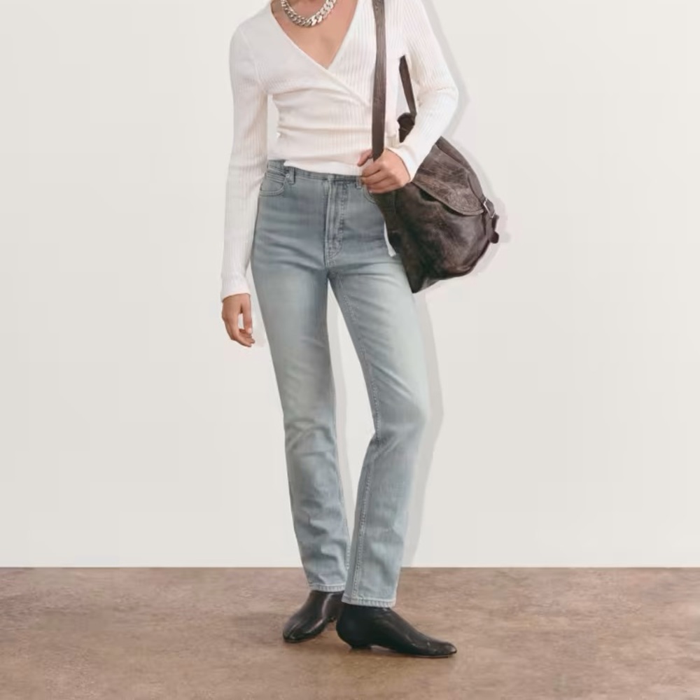 Everlane The Way-High Slim Jean in Vintage Light Denim 31” waist 29” inseam NWT